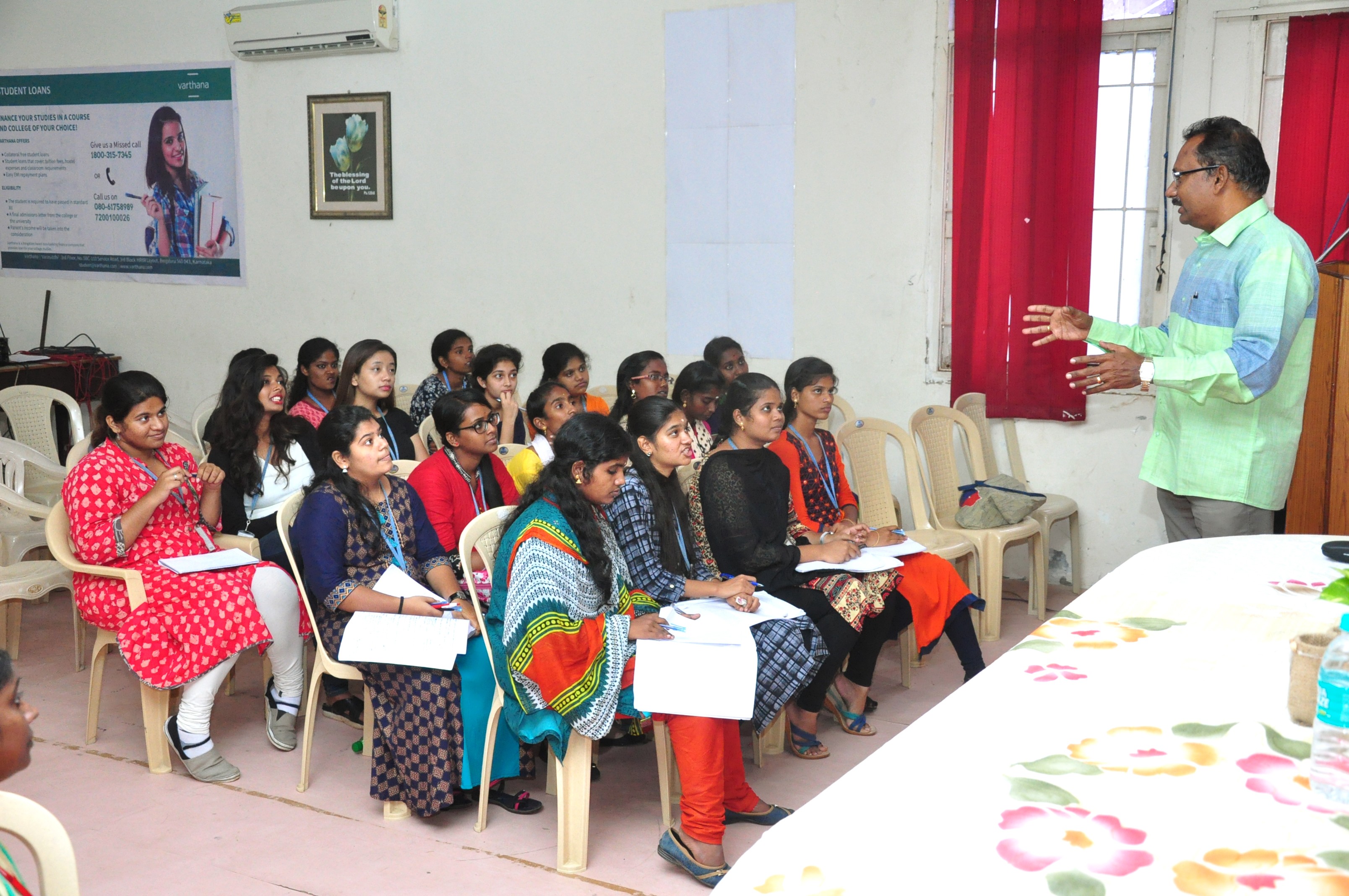 HCAS-English-department-conducts-guest-Lecture
