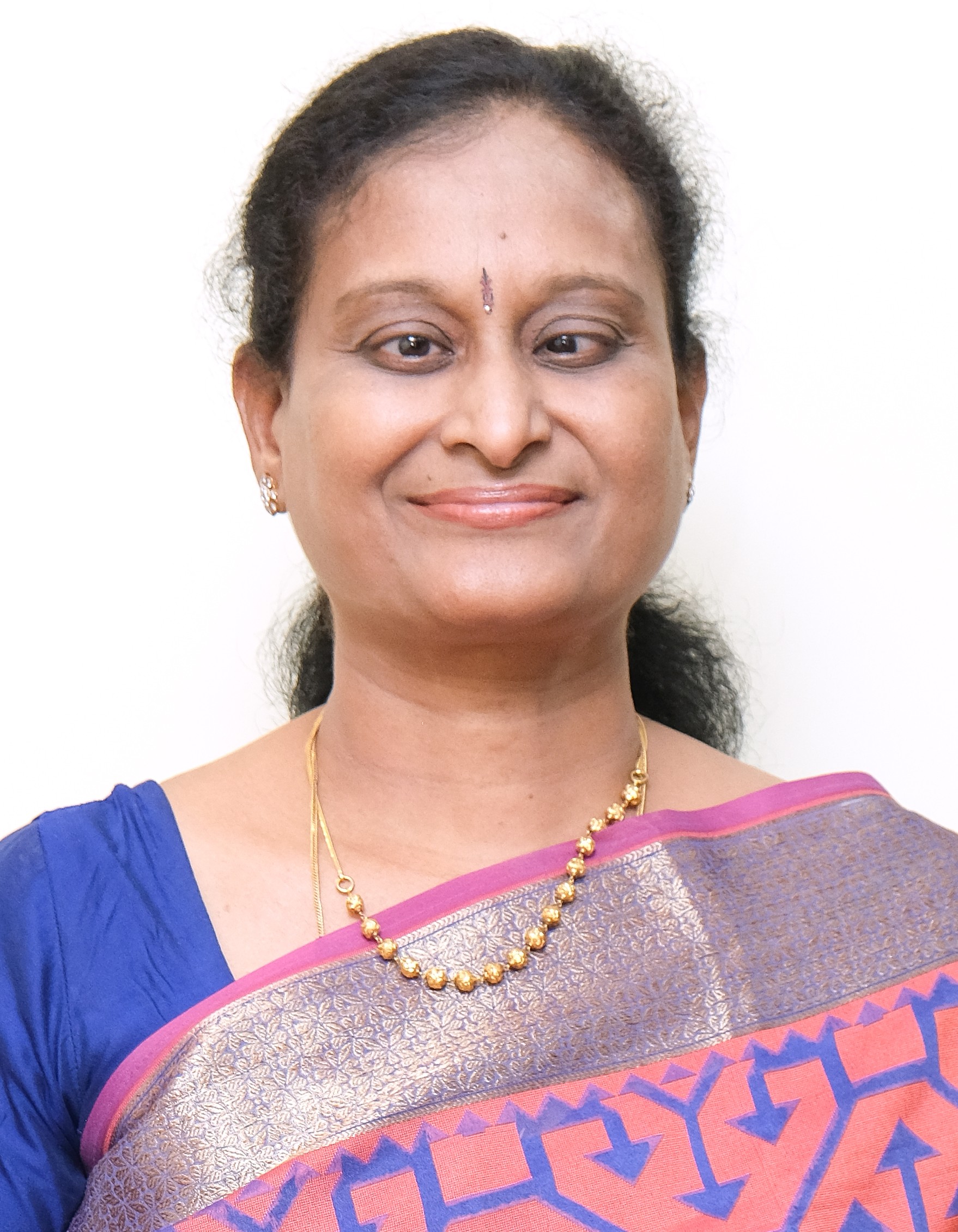 Dr. UTHIRA D